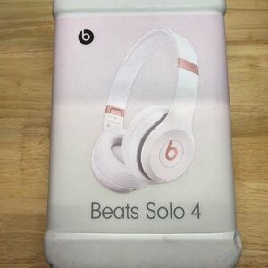 Beats by Dre Solo 4 On-Ear Headphones - Cloud Pink